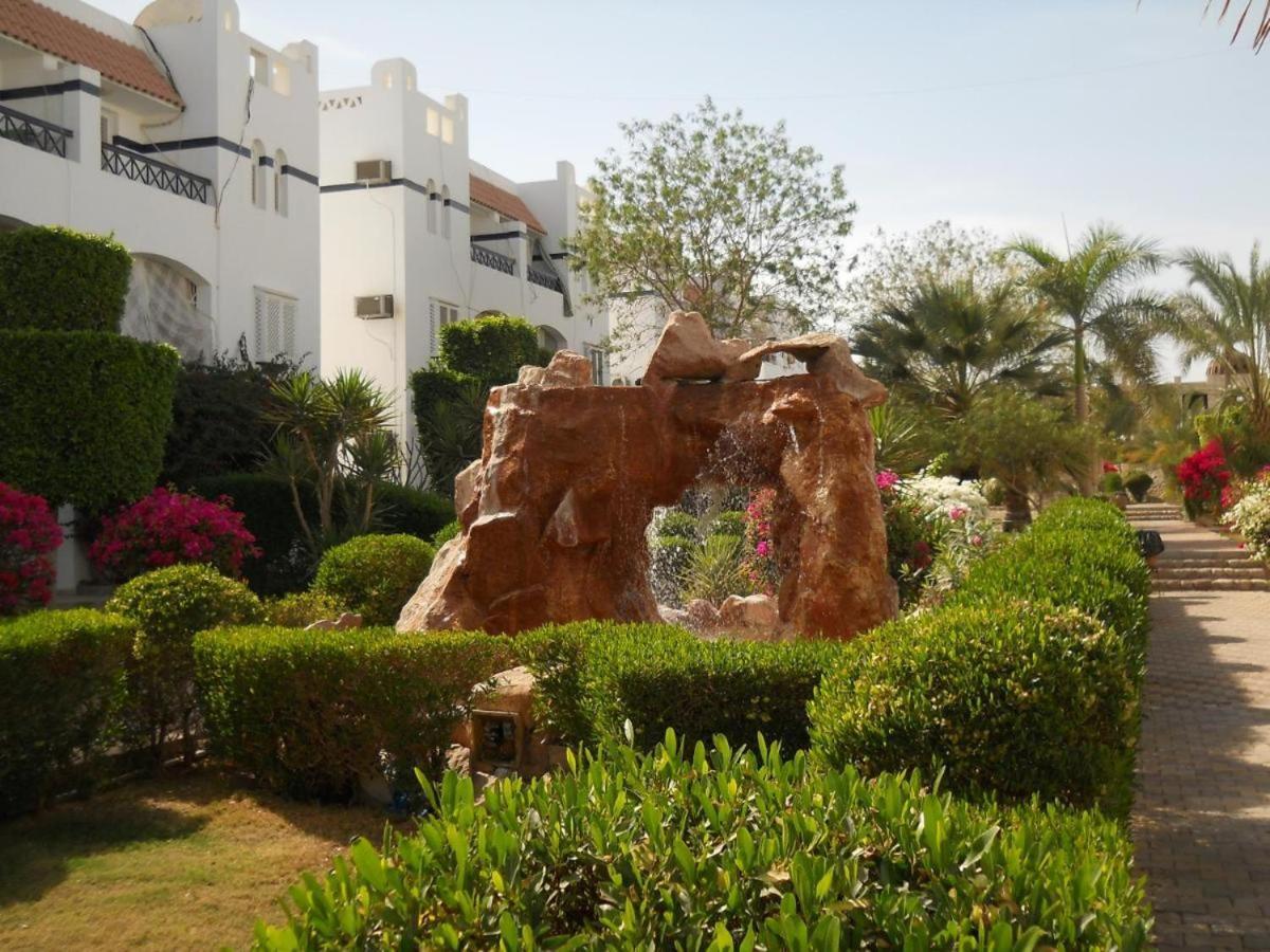 Apartament Riviera - Pool View & Wifi